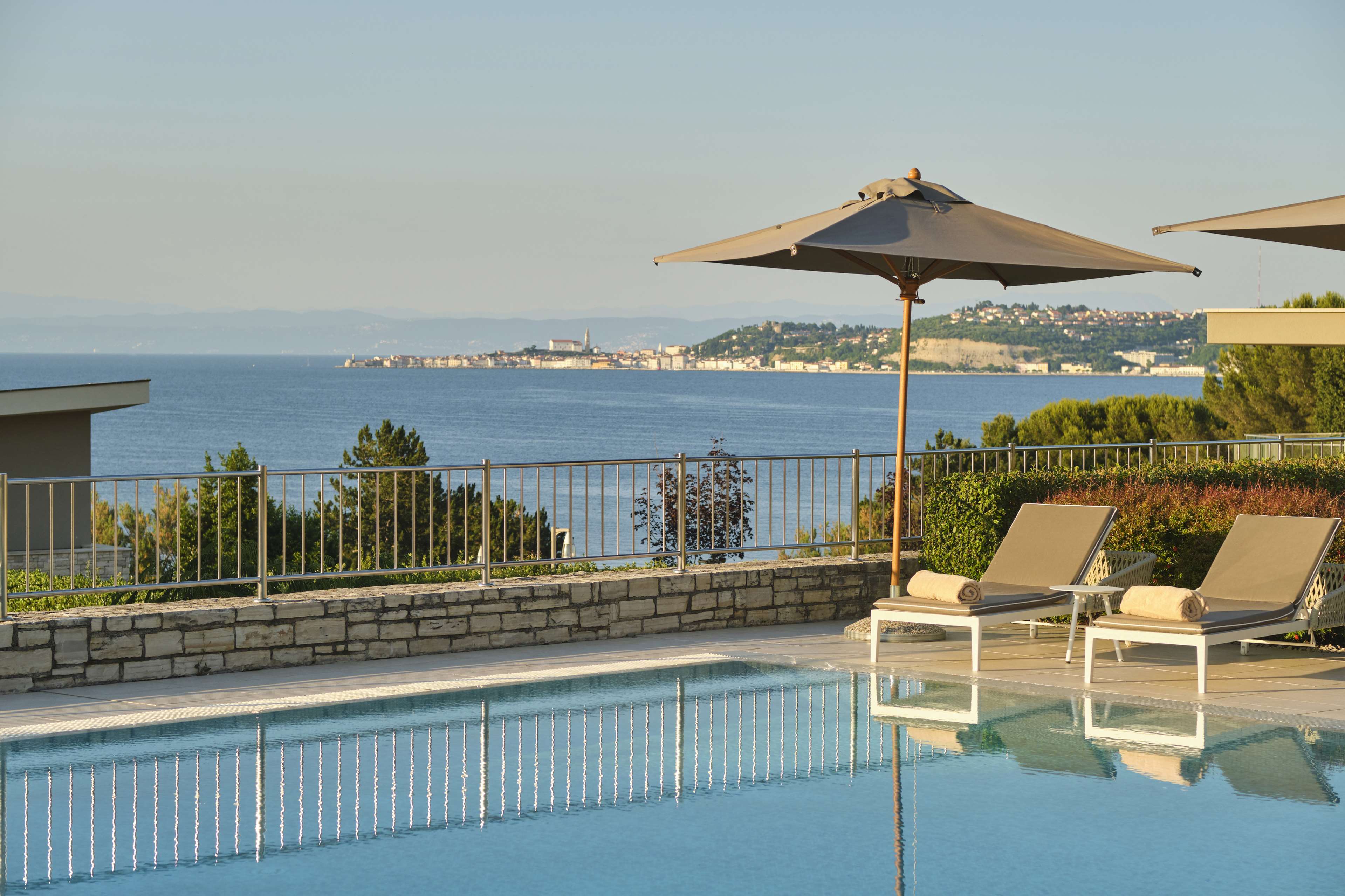 Porta telefono doccia posizionato senza una logica, maniglia di regolazione  acqua rotta,porta ca - Picture of Kempinski Hotel Adriatic Istria Croatia,  Savudrija - Tripadvisor